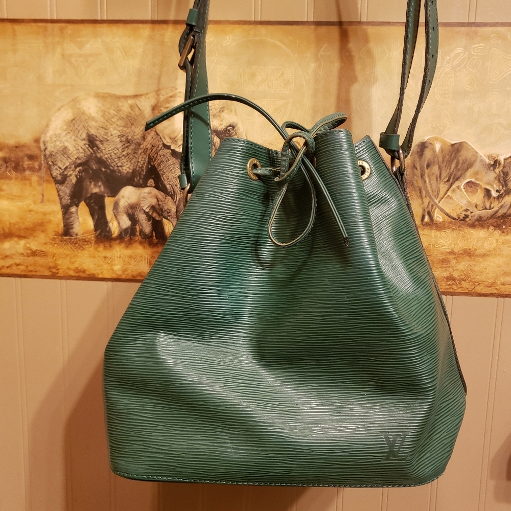 Louis Vuitton Noe Bucket Bag